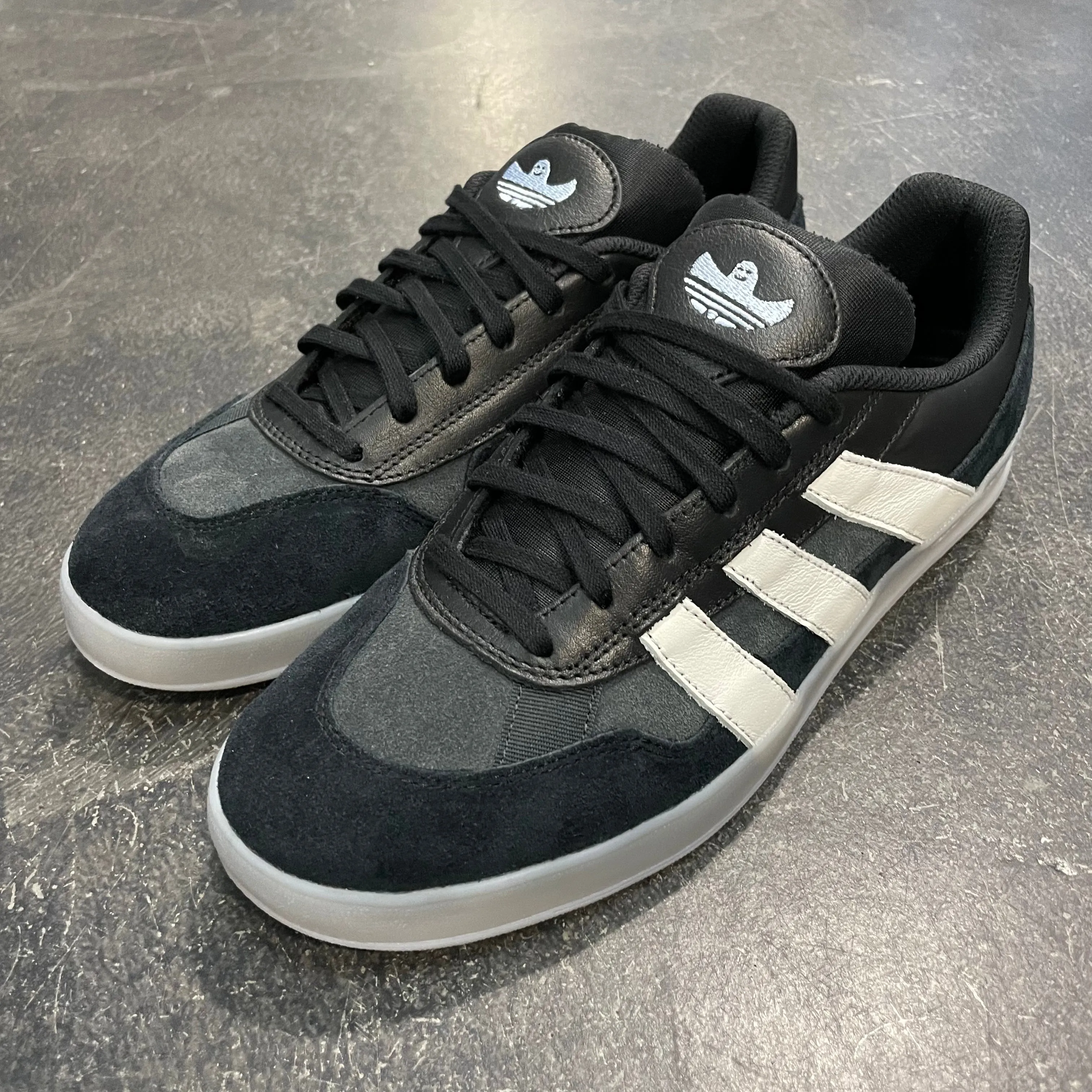 Adidas Aloha Super Black/White/Carbon