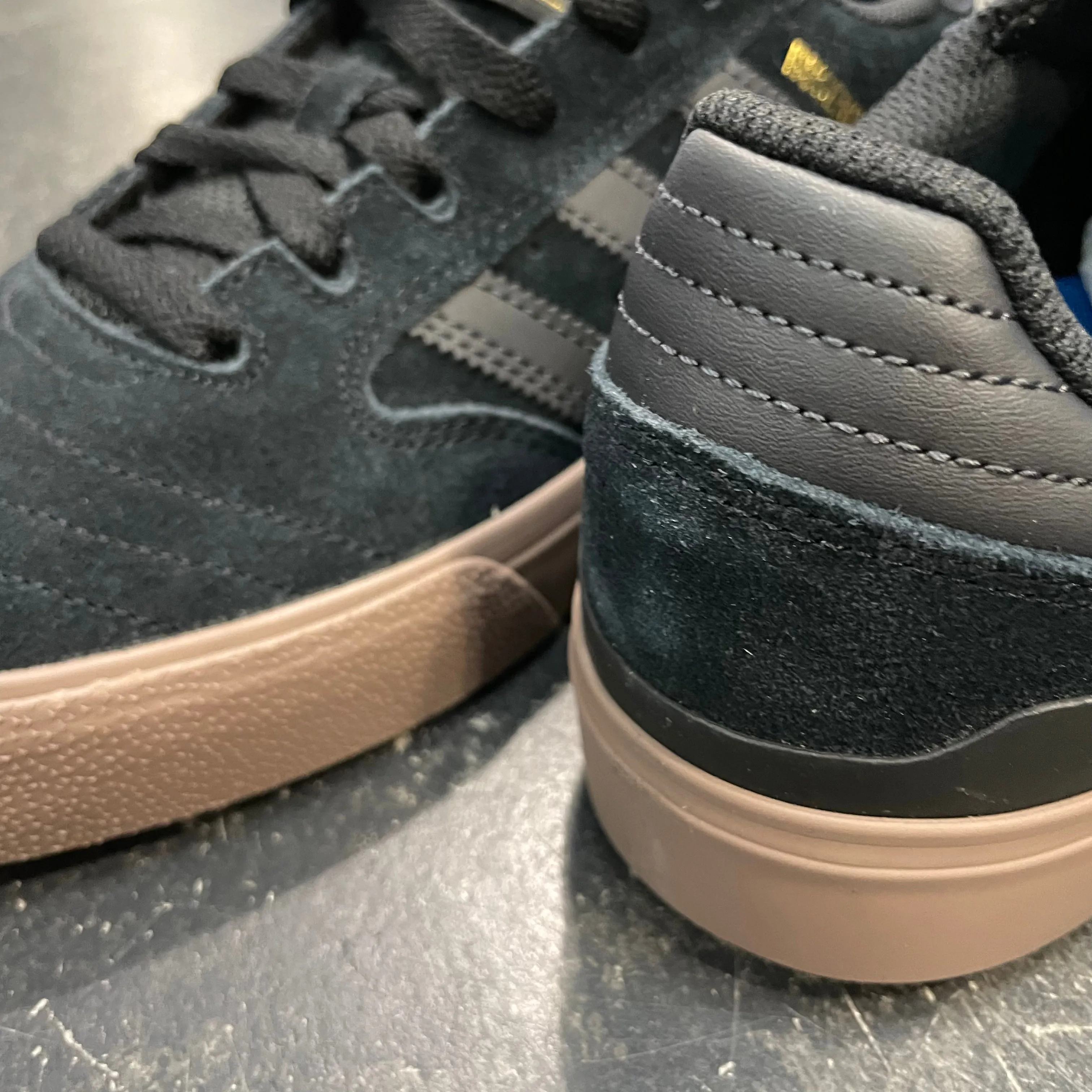 Adidas Busenitz Vulc II Black/Carbon/Gum