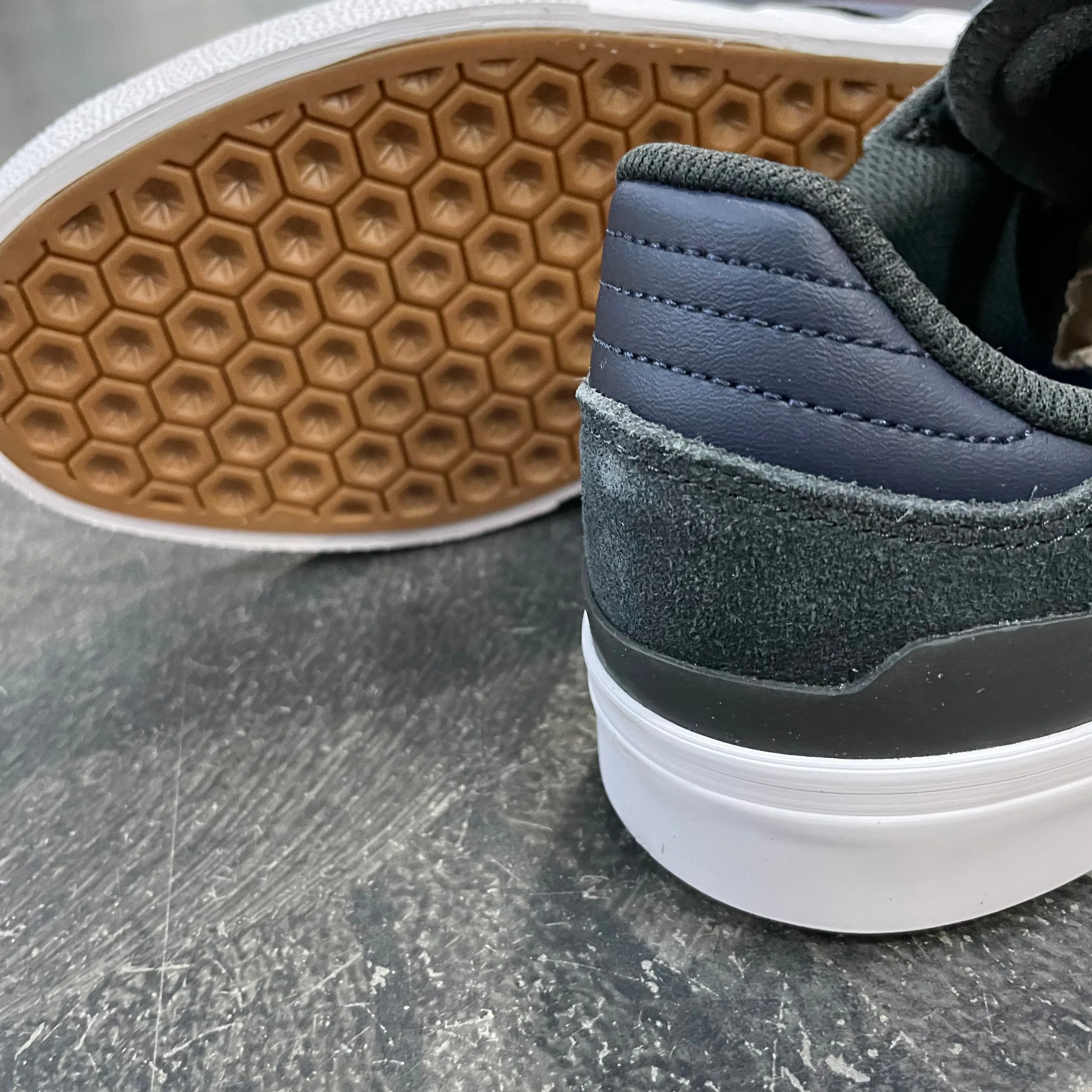Adidas Busenitz Vulc II Carbon/Navy